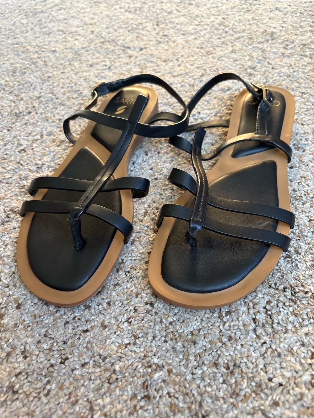Franco Sarto Black Strappy T-Style Sandals with Tan Sole size 8.5